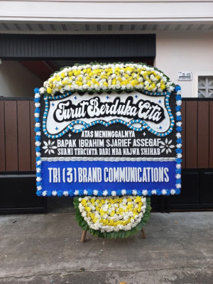 Papan Bunga Duka di Joglo